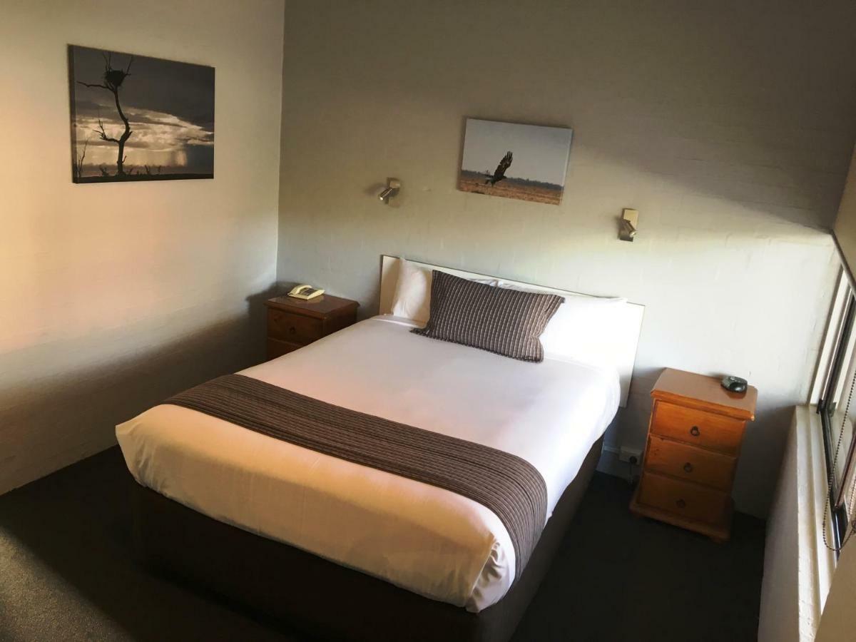 Nicholas Royal Motel - No Pets Allowed Гей Екстер'єр фото